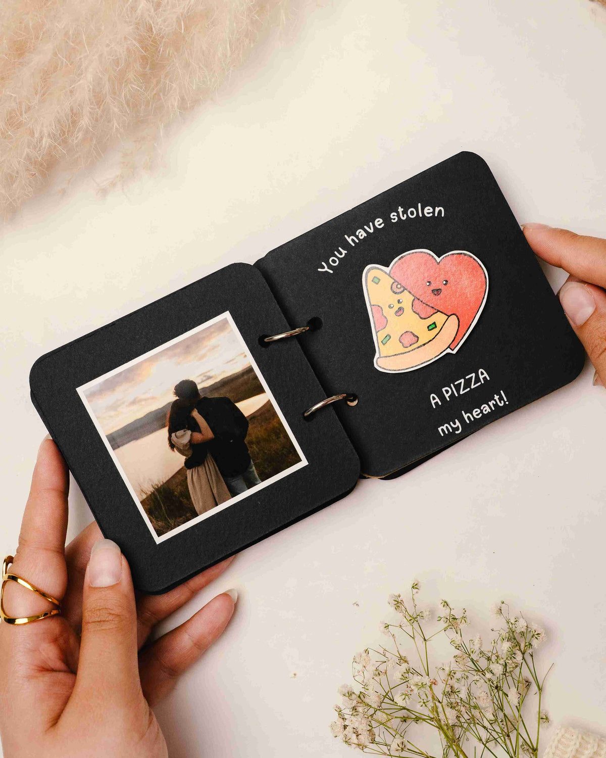 Mini Love Book Pizza