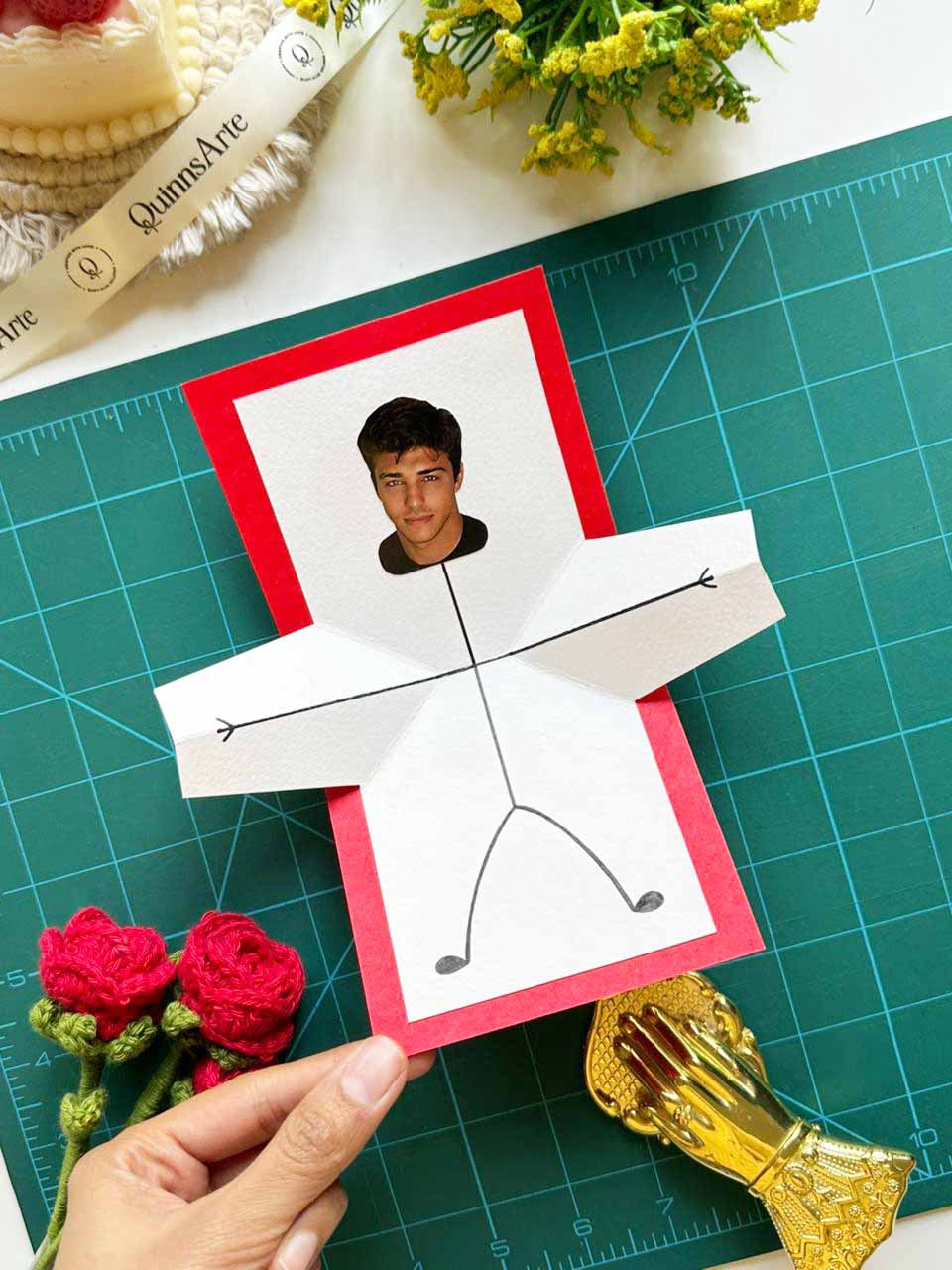 Pop up Hug Card with Face